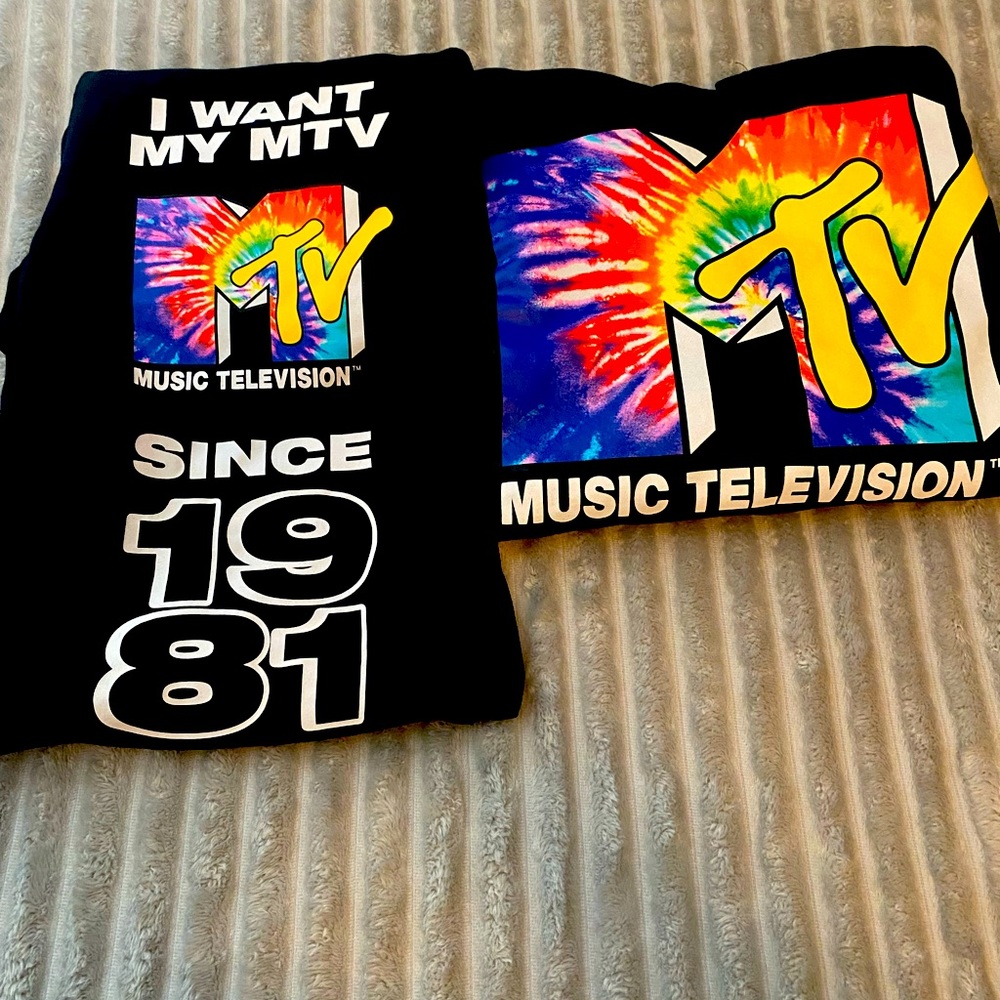 New MTV jogging suit size medium